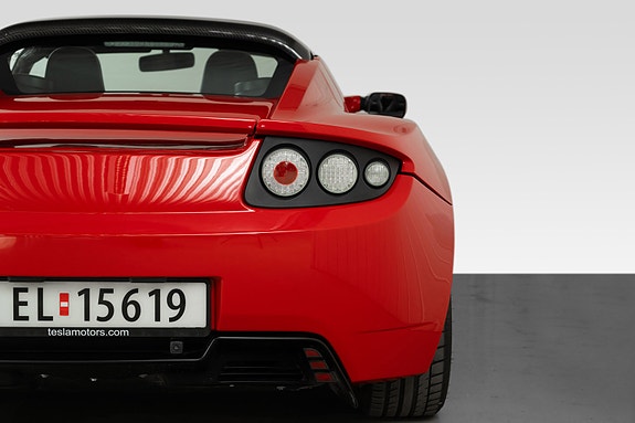 Tesla Roadster 21 of 24