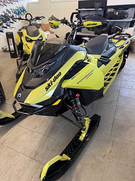Ski-doo Backcountry X-RS 850 E-TEC Turbo R 180HK 4 of 5