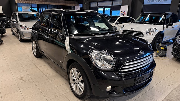 MINI Countryman Cooper D 2 of 5