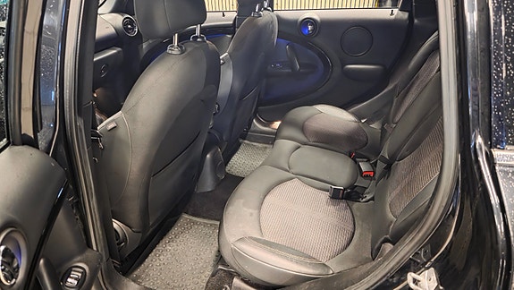 MINI Countryman Cooper D 6 of 8