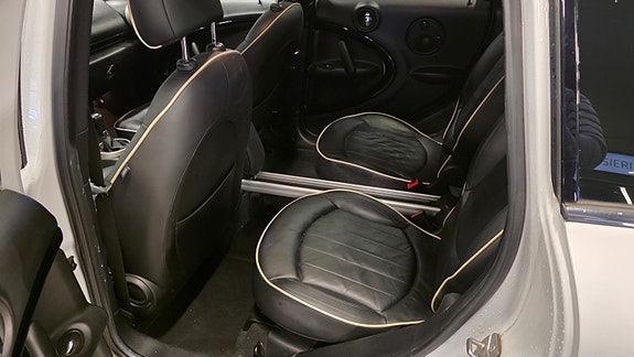 MINI Cooper S 8 of 14