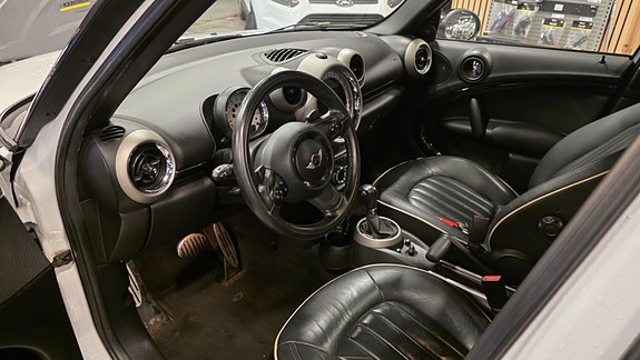 MINI Cooper S 5 of 5