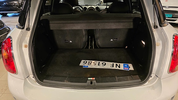 MINI Cooper S 9 of 14