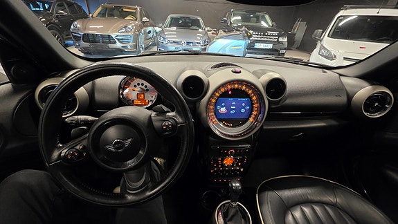 MINI Cooper S 6 of 14