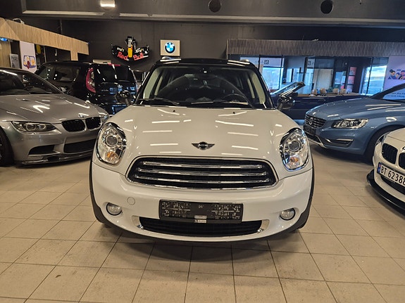 MINI Countryman Cooper D 2 of 5