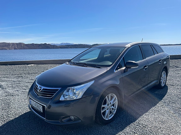 Toyota Avensis 3 of 5