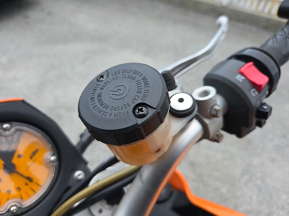 KTM 990 Super Duke 4 of 5