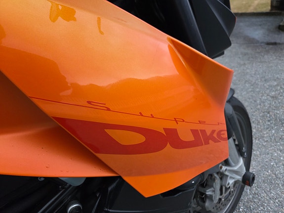 KTM 990 Super Duke 3 of 5