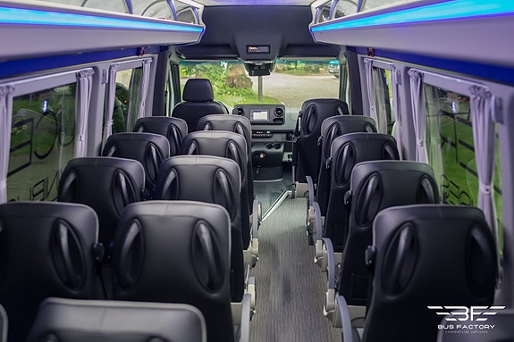 Mercedes-Benz Mercedes-Benz Sprinter 519  16+1  seter eller 19+1+1GODKJENT FOR RULLESTOL SKOLE BUSS  PRIS KR 1149000+mva Pris inkl. MVA: 1 436 250 kr 10 of 15