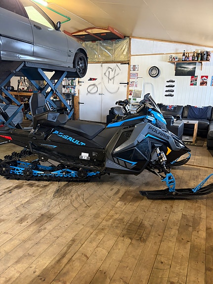Polaris 650 Switchback Assault 2 of 5
