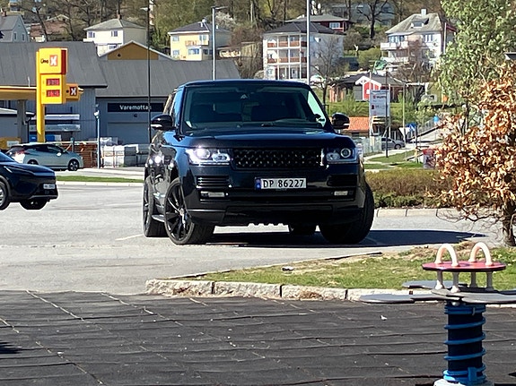 Land Rover Range Rover 2 of 5