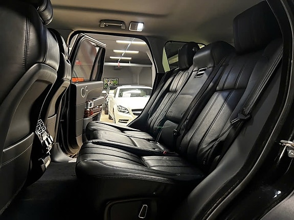 Land Rover Range Rover 9 of 30