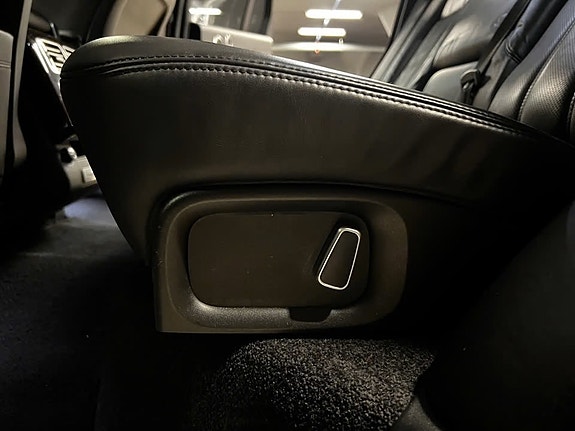 Land Rover Range Rover 11 of 30