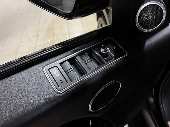 Land Rover Range Rover 14 of 30