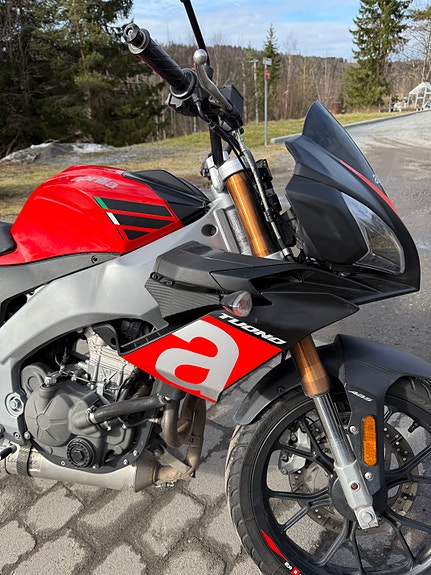 Aprilia RS 125 Tuono 2 of 19