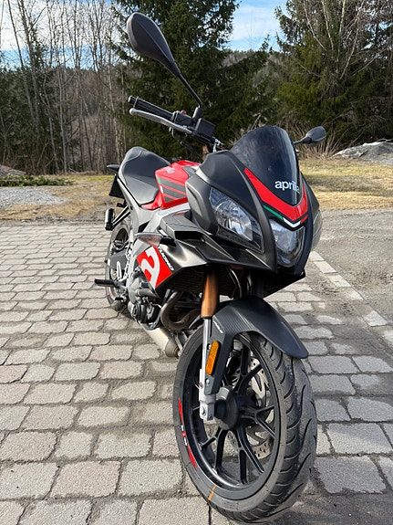 Aprilia RS 125 Tuono 5 of 19