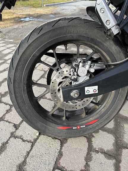 Aprilia RS 125 Tuono 8 of 19