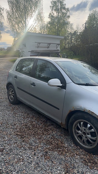 Volkswagen Golf V 3 of 5