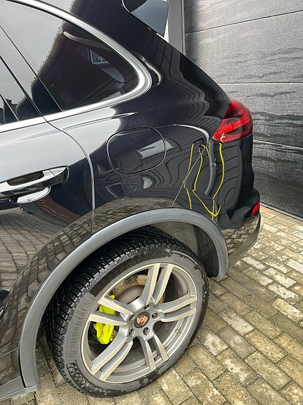 Porsche Cayenne 8 of 29