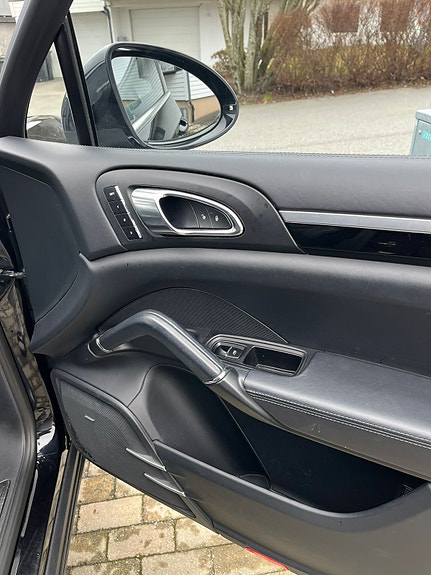 Porsche Cayenne 19 of 29