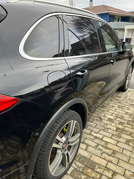 Porsche Cayenne 7 of 29