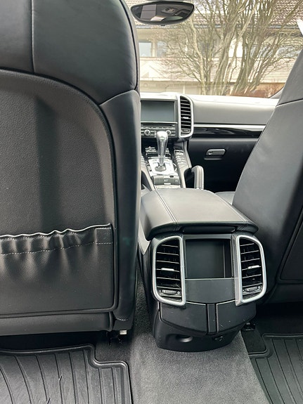 Porsche Cayenne 28 of 29