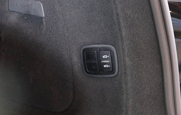 Porsche Cayenne 15 of 29