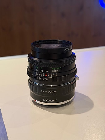 Vivitar 28mm f/2.8 + adapter til Canon M50 – vintage look