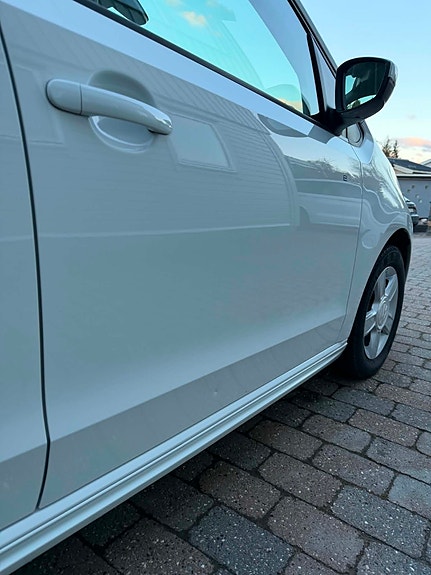 Volkswagen UP! 7 of 19