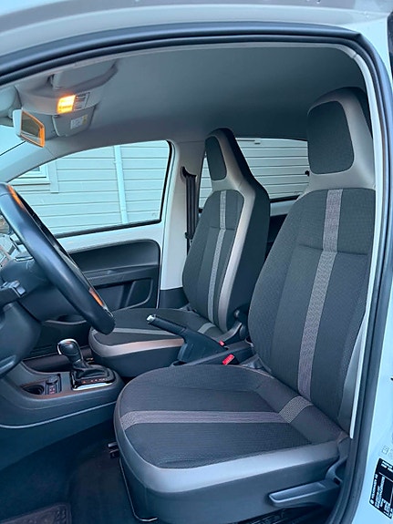 Volkswagen UP! 16 of 19