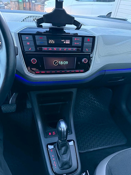 Volkswagen UP! 13 of 19