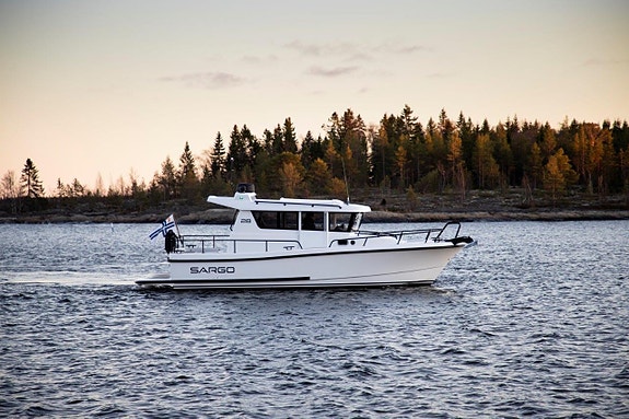 - NY - SARGO 28 - SIDEPORT - 2 CABINER -