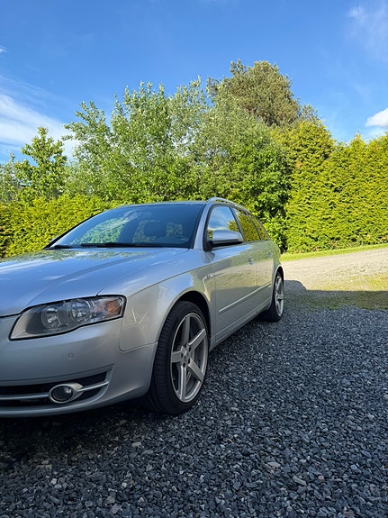 Audi A4 6 of 14