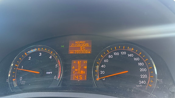 Toyota Avensis 5 of 5