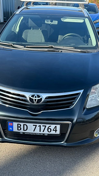 Toyota Avensis 3 of 5
