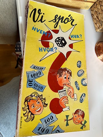 Vintage Vi spør brettspill mangler en terning