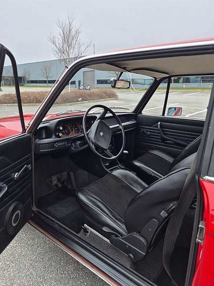 BMW 1502 23 of 30