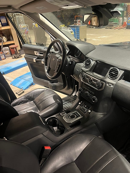 Land Rover Discovery 7 of 12