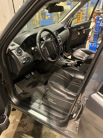 Land Rover Discovery 8 of 12