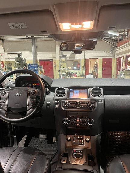 Land Rover Discovery 9 of 12
