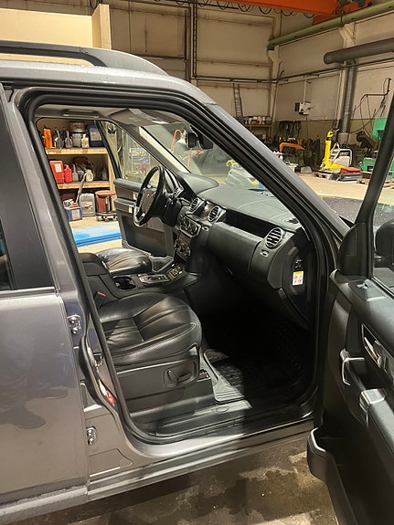 Land Rover Discovery 6 of 12