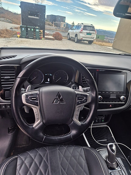 Mitsubishi Outlander 8 of 12