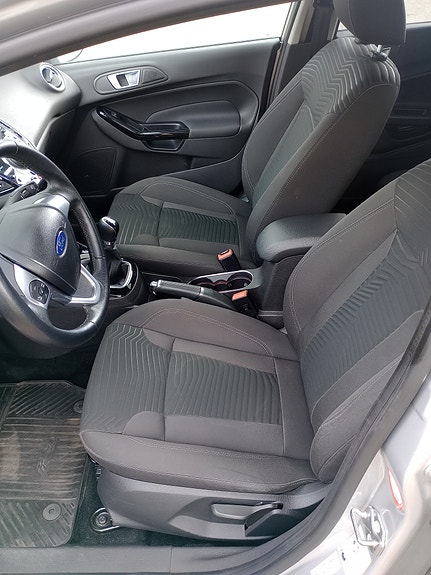 Ford Fiesta 12 of 14
