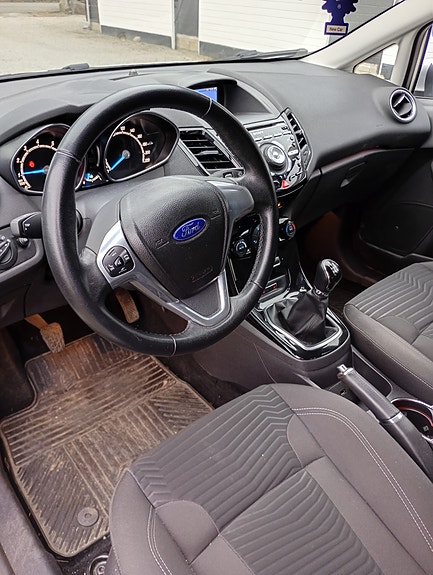 Ford Fiesta 7 of 14