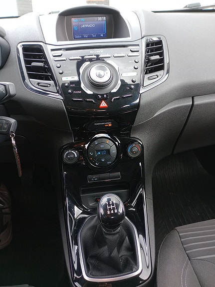 Ford Fiesta 10 of 14
