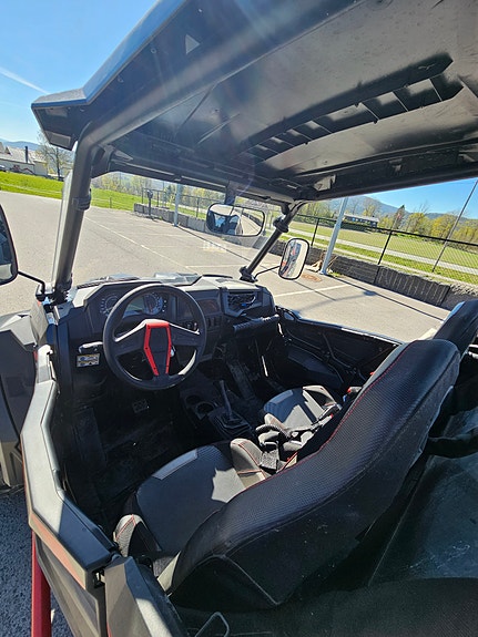Polaris RZR XP 1000 5 of 5