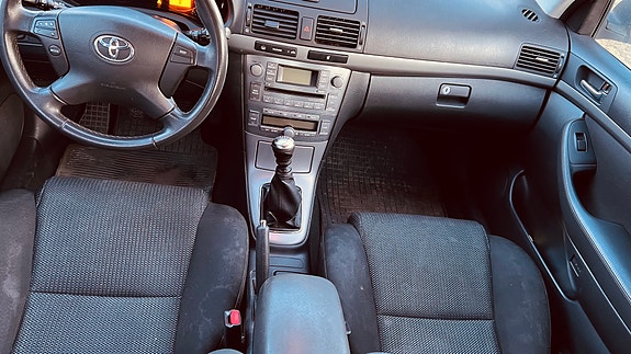 Toyota Avensis 3 of 23
