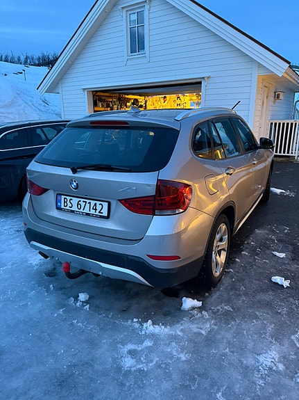 BMW X1 3 of 5