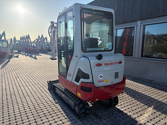 Takeuchi TB225, 4år/4000t garanti, på lager 4 of 5