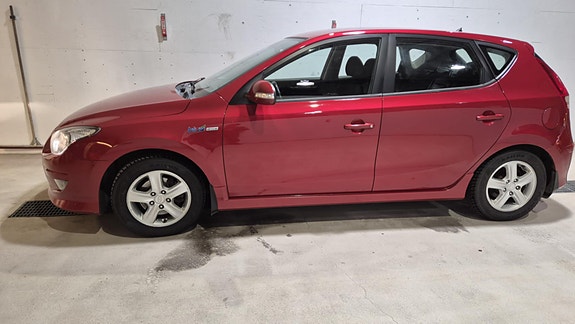 Hyundai i30 2 of 5